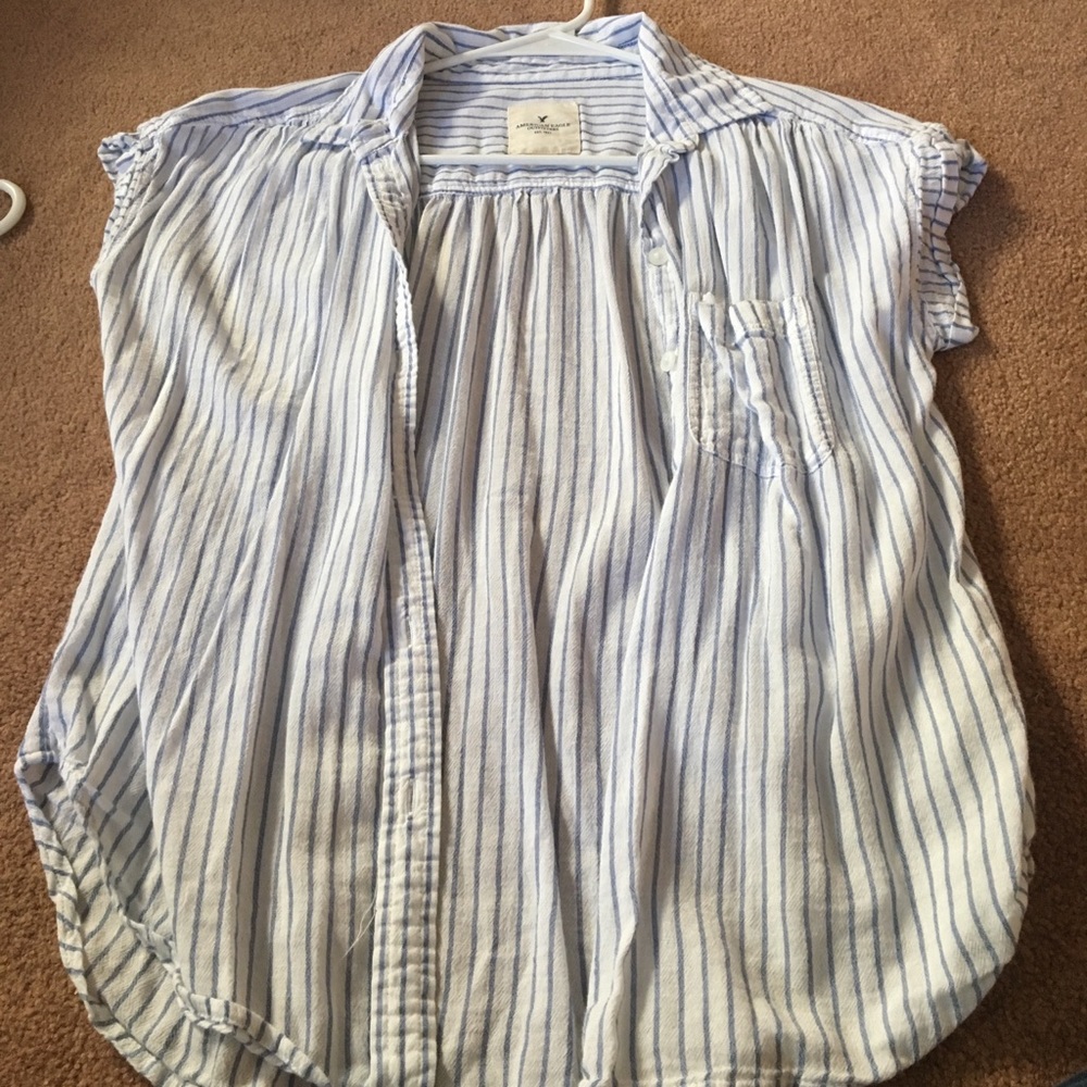 American Eagle short sleeved button down